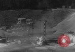 Immagine di A-4 missile perdite colpi Peenemunde Germania, 1943, secondo 43 filmato di repertorio 65675077966