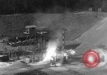 Immagine di A-4 missile perdite colpi Peenemunde Germania, 1943, secondo 59 filmato di repertorio 65675077966