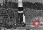 Standbild V-2 Rakete umkippen und explodierende Peenemunde Deutschland, 1943, aus Sekunde 1 historischem Filmmaterial Videoclip 65675077967