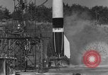 Standbild V-2 Rakete umkippen und explodierende Peenemunde Deutschland, 1943, aus Sekunde 7 historischem Filmmaterial Videoclip 65675077967