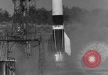 Standbild V-2 Rakete umkippen und explodierende Peenemunde Deutschland, 1943, aus Sekunde 11 historischem Filmmaterial Videoclip 65675077967
