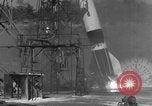 Standbild V-2 Rakete umkippen und explodierende Peenemunde Deutschland, 1943, aus Sekunde 15 historischem Filmmaterial Videoclip 65675077967