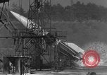 Standbild V-2 Rakete umkippen und explodierende Peenemunde Deutschland, 1943, aus Sekunde 18 historischem Filmmaterial Videoclip 65675077967