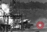 Standbild V-2 Rakete umkippen und explodierende Peenemunde Deutschland, 1943, aus Sekunde 23 historischem Filmmaterial Videoclip 65675077967