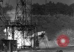 Standbild V-2 Rakete umkippen und explodierende Peenemunde Deutschland, 1943, aus Sekunde 29 historischem Filmmaterial Videoclip 65675077967