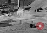 Standbild A-4 Rakete Explosion Peenemunde Deutschland, 1943, aus Sekunde 1 historischem Filmmaterial Videoclip 65675077968