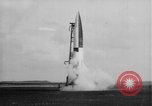Standbild A-4 Rakete Zündaussetzer Peenemunde Deutschland, 1942, aus Sekunde 12 historischem Filmmaterial Videoclip 65675077970
