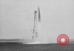 Standbild A-4 Rakete Zündaussetzer Peenemunde Deutschland, 1942, aus Sekunde 13 historischem Filmmaterial Videoclip 65675077970
