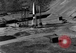 Standbild DEUTSCH A-4 Rakete perfekt starten Peenemunde Deutschland, 1942, aus Sekunde 6 historischem Filmmaterial Videoclip 65675077974