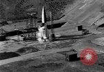 Standbild DEUTSCH A-4 Rakete perfekt starten Peenemunde Deutschland, 1942, aus Sekunde 9 historischem Filmmaterial Videoclip 65675077974