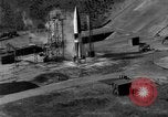 Standbild DEUTSCH A-4 Rakete perfekt starten Peenemunde Deutschland, 1942, aus Sekunde 12 historischem Filmmaterial Videoclip 65675077974