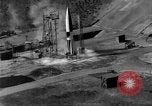 Standbild DEUTSCH A-4 Rakete perfekt starten Peenemunde Deutschland, 1942, aus Sekunde 13 historischem Filmmaterial Videoclip 65675077974