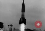 Standbild DEUTSCH A-4 Rakete im Winter Peenemunde Deutschland, 1942, aus Sekunde 8 historischem Filmmaterial Videoclip 65675077975
