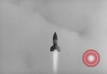 Standbild DEUTSCH A-4 Rakete Peenemunde Deutschland, 1942, aus Sekunde 12 historischem Filmmaterial Videoclip 65675077976