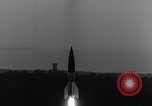 Standbild Deutsche V-2 Rakete Peenemunde Deutschland, 1942, aus Sekunde 9 historischem Filmmaterial Videoclip 65675077977