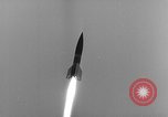 Standbild Deutsche V-2 Rakete Peenemunde Deutschland, 1942, aus Sekunde 12 historischem Filmmaterial Videoclip 65675077977