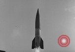 Standbild V-2 Rakete testen Peenemunde Deutschland, 1942, aus Sekunde 6 historischem Filmmaterial Videoclip 65675077980