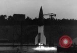 Standbild DEUTSCH A-4 Rakete Peenemunde Deutschland, 1942, aus Sekunde 3 historischem Filmmaterial Videoclip 65675077986