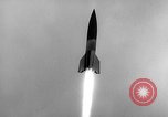Standbild DEUTSCH A-4 Rakete Peenemunde Deutschland, 1942, aus Sekunde 9 historischem Filmmaterial Videoclip 65675077986