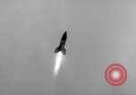 Standbild DEUTSCH A-4 Rakete Peenemunde Deutschland, 1942, aus Sekunde 12 historischem Filmmaterial Videoclip 65675077986