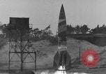 Standbild DEUTSCH A-4 Rakete Peenemunde Deutschland, 1942, aus Sekunde 11 historischem Filmmaterial Videoclip 65675077988