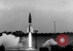 Standbild DEUTSCH A-4 Rakete Peenemunde Deutschland, 1942, aus Sekunde 10 historischem Filmmaterial Videoclip 65675077992