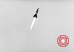 Standbild horizontalen Flug Weg der deutschen A-4 Rakete Peenemunde Deutschland, 1942, aus Sekunde 19 historischem Filmmaterial Videoclip 65675077995