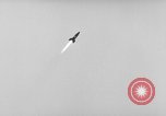 Standbild horizontalen Flug Weg der deutschen A-4 Rakete Peenemunde Deutschland, 1942, aus Sekunde 21 historischem Filmmaterial Videoclip 65675077995