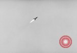Standbild horizontalen Flug Weg der deutschen A-4 Rakete Peenemunde Deutschland, 1942, aus Sekunde 22 historischem Filmmaterial Videoclip 65675077995