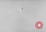 Standbild horizontalen Flug Weg der deutschen A-4 Rakete Peenemunde Deutschland, 1942, aus Sekunde 23 historischem Filmmaterial Videoclip 65675077995