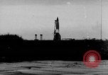 Standbild DEUTSCH A-4 Rakete Peenemunde Deutschland, 1942, aus Sekunde 1 historischem Filmmaterial Videoclip 65675077997