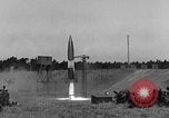 Standbild DEUTSCH A-4 Rakete Peenemunde Deutschland, 1942, aus Sekunde 7 historischem Filmmaterial Videoclip 65675077998