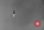 Standbild DEUTSCH A-4 Rakete am Abend starten Peenemunde Deutschland, 1942, aus Sekunde 9 historischem Filmmaterial Videoclip 65675077999