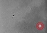 Standbild DEUTSCH A-4 Rakete am Abend starten Peenemunde Deutschland, 1942, aus Sekunde 11 historischem Filmmaterial Videoclip 65675077999