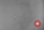 Standbild DEUTSCH A-4 Rakete am Abend starten Peenemunde Deutschland, 1942, aus Sekunde 13 historischem Filmmaterial Videoclip 65675077999