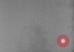 Standbild DEUTSCH A-4 Rakete am Abend starten Peenemunde Deutschland, 1942, aus Sekunde 15 historischem Filmmaterial Videoclip 65675077999