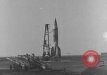Standbild DEUTSCH A-4 Rakete Peenemunde Deutschland, 1942, aus Sekunde 3 historischem Filmmaterial Videoclip 65675078000