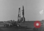 Standbild DEUTSCH A-4 Rakete Peenemunde Deutschland, 1942, aus Sekunde 4 historischem Filmmaterial Videoclip 65675078000