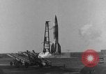 Standbild DEUTSCH A-4 Rakete Peenemunde Deutschland, 1942, aus Sekunde 6 historischem Filmmaterial Videoclip 65675078000