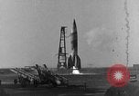 Standbild DEUTSCH A-4 Rakete Peenemunde Deutschland, 1942, aus Sekunde 8 historischem Filmmaterial Videoclip 65675078000