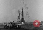 Standbild DEUTSCH A-4 Rakete Peenemunde Deutschland, 1942, aus Sekunde 12 historischem Filmmaterial Videoclip 65675078000