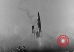Standbild DEUTSCH A-4 Rakete Peenemunde Deutschland, 1942, aus Sekunde 14 historischem Filmmaterial Videoclip 65675078000