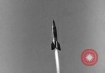 Standbild DEUTSCH A-4 Rakete Peenemunde Deutschland, 1942, aus Sekunde 17 historischem Filmmaterial Videoclip 65675078000