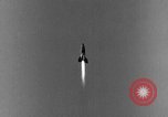 Standbild DEUTSCH A-4 Rakete Peenemunde Deutschland, 1942, aus Sekunde 20 historischem Filmmaterial Videoclip 65675078000