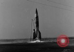 Immagine di Tedesco A-4 missile Peenemunde Germania, 1942, secondo 9 filmato di repertorio 65675078002