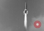 Standbild DEUTSCH A-4 Rakete Peenemunde Deutschland, 1942, aus Sekunde 13 historischem Filmmaterial Videoclip 65675078004