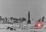 Standbild DEUTSCH A-4 Rakete Peenemunde Deutschland, 1942, aus Sekunde 1 historischem Filmmaterial Videoclip 65675078005