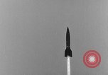 Standbild DEUTSCH A-4 Rakete Peenemunde Deutschland, 1942, aus Sekunde 6 historischem Filmmaterial Videoclip 65675078005