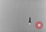 Standbild DEUTSCH A-4 Rakete Peenemunde Deutschland, 1942, aus Sekunde 10 historischem Filmmaterial Videoclip 65675078005