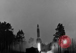 Standbild DEUTSCH A-4 Rakete Peenemunde Deutschland, 1942, aus Sekunde 5 historischem Filmmaterial Videoclip 65675078007